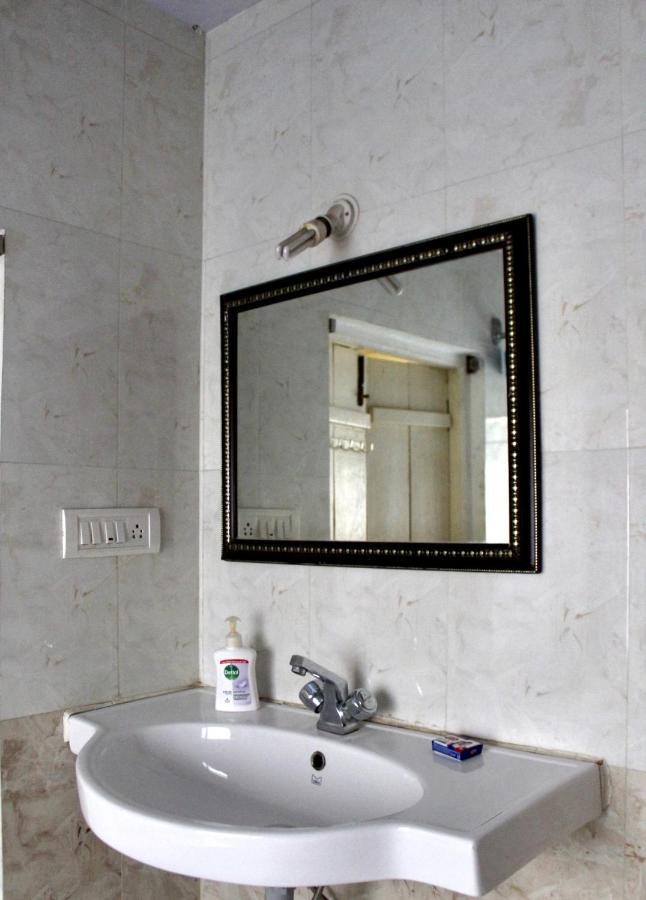 Royal Phoenix Inn باناجي المظهر الخارجي الصورة