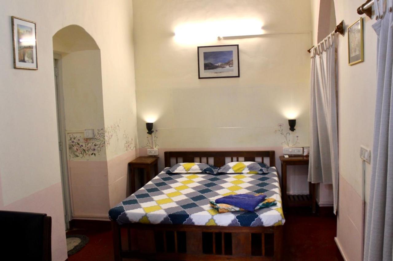 Royal Phoenix Inn باناجي المظهر الخارجي الصورة